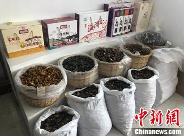 励志!残疾小伙用舌头做电商 “舌尖上的网店”打开致富门